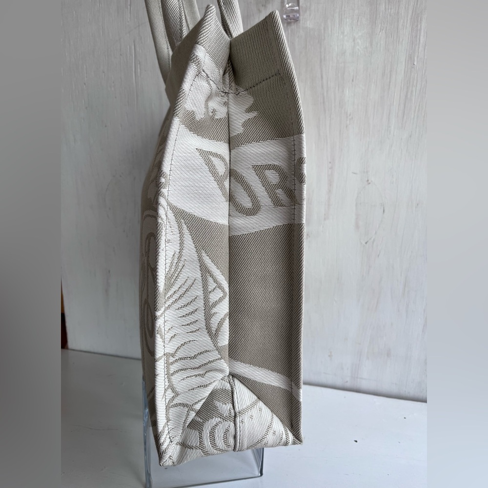 BURBERRY Canvas Tote Bag- Hunter IP Pattern - Picture 6 of 11